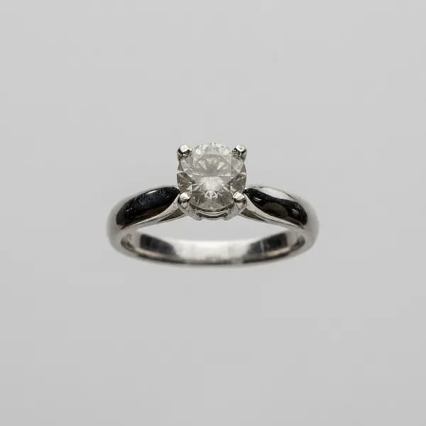 Jewelry Retouch — raw unedited image